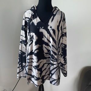 LuLaRoe hooded top.  Size large.  Tag missing - Very good condition!